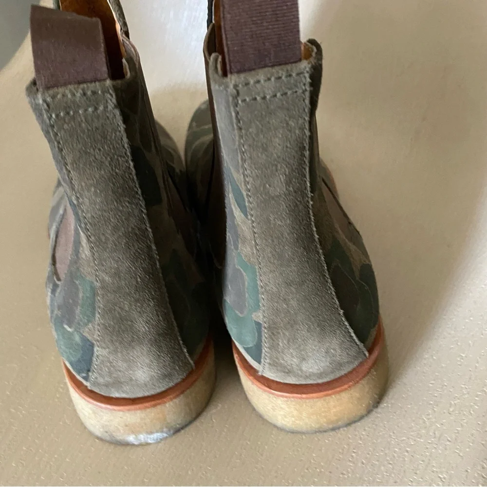 New Republic by Mark McNairy camo print leather chelsea boots men size 9